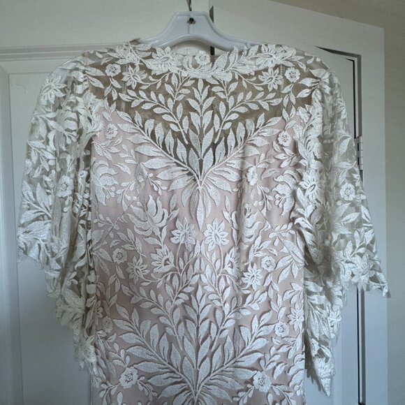 NWT Tadashi Shoji Flutter Sleeve Openback Lace Wedding Dress - Picture 5 of 13